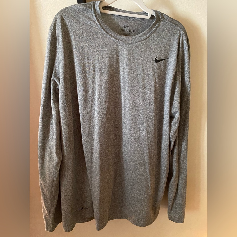 Nike Dri-Fit Boys size Large 14/16 long sleeve tee. Gently used once.